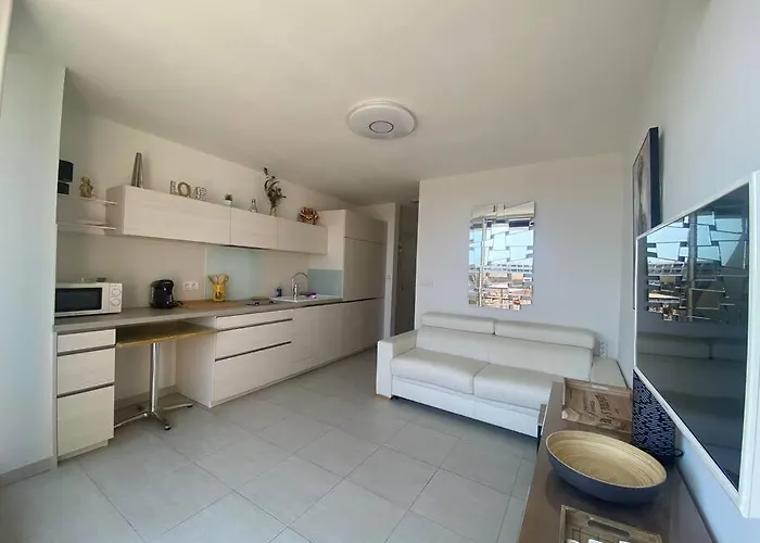 408, Heliopolis K Au Village Naturiste *